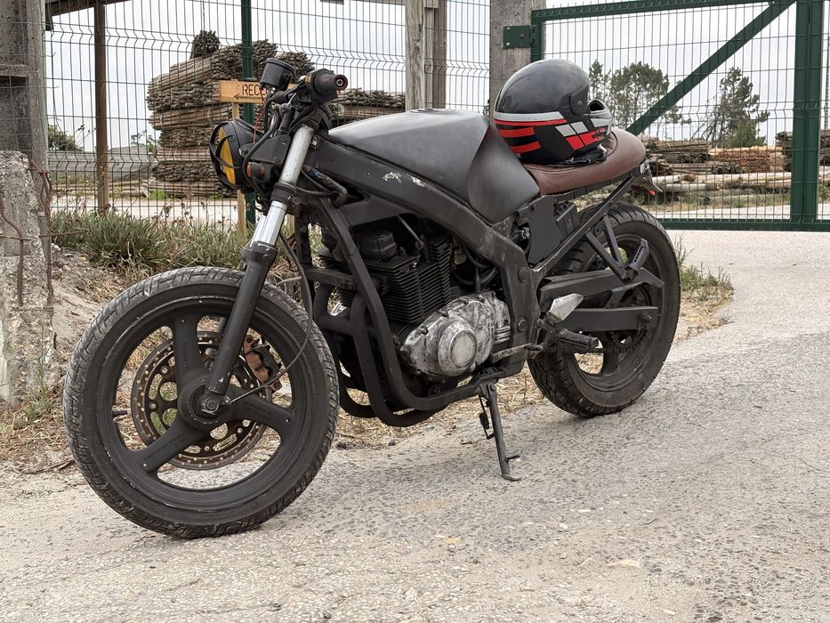 Suzuki gs500 estilo cafe racer