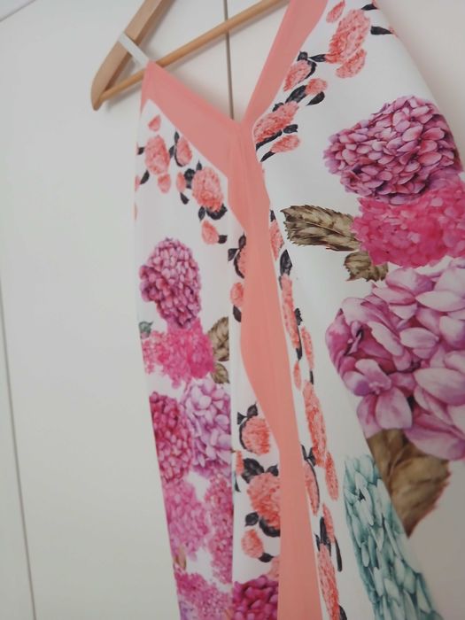 Bonito vestido de verão estampado