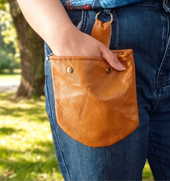 Sakwa treningowa na smaczki dla psa skórzana. Zapinana na zatrzask. Handmade