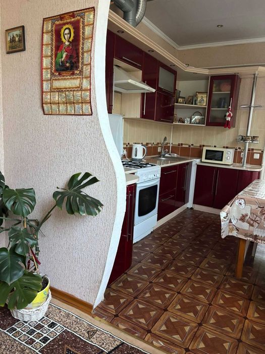 Продаж 2 поверхового будинку з гаражем і ділянкою, вул. Шевченка 15