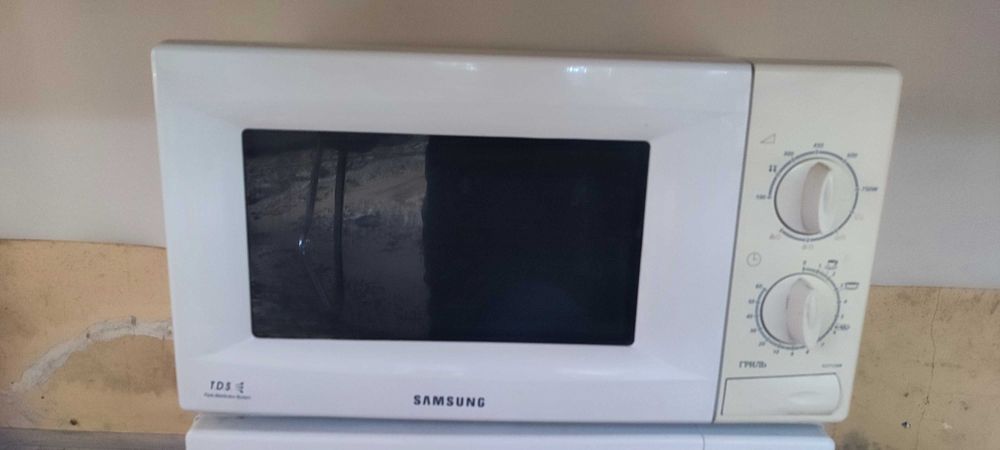 Мікрохвильова піч Samsung