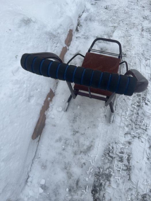 Продам санки, санчата з ручкою.
