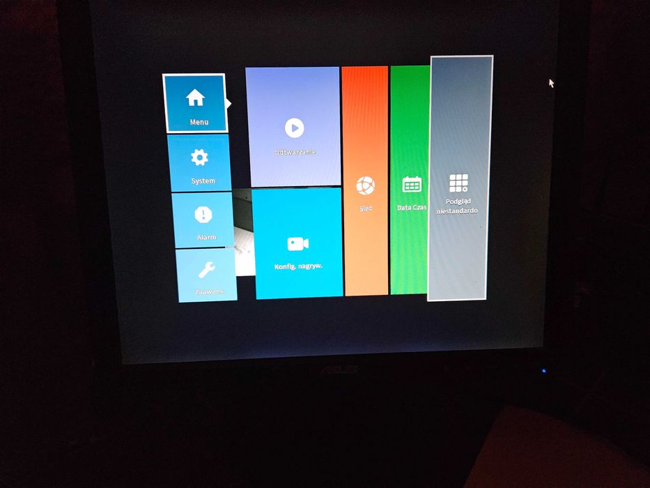 System monitoringu: 4 kamery + dysk 320gb