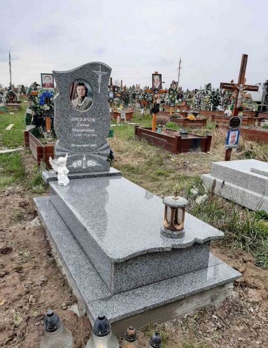 Пам'ятники від виробника LMR