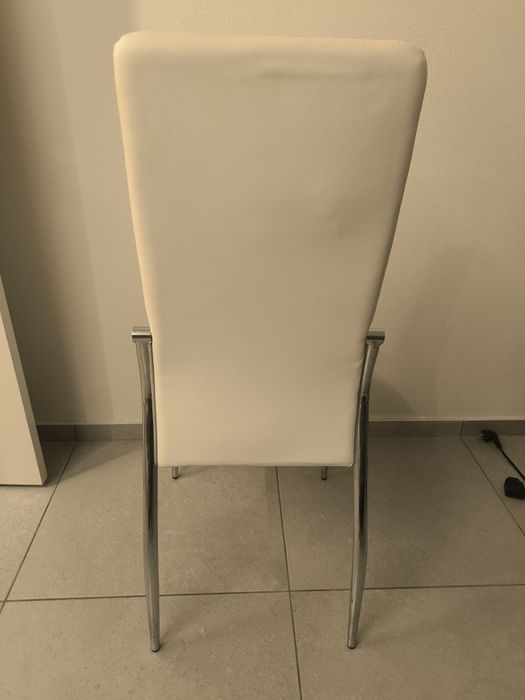 Duas Cadeiras Brancas Conforama