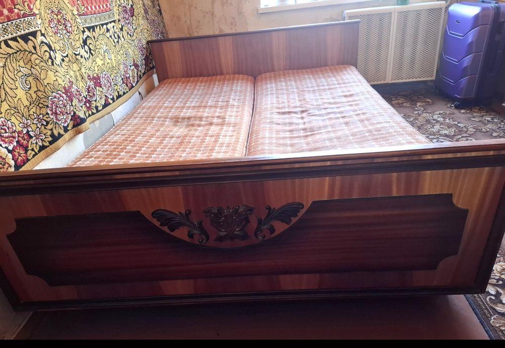 Ліжко двоспальне