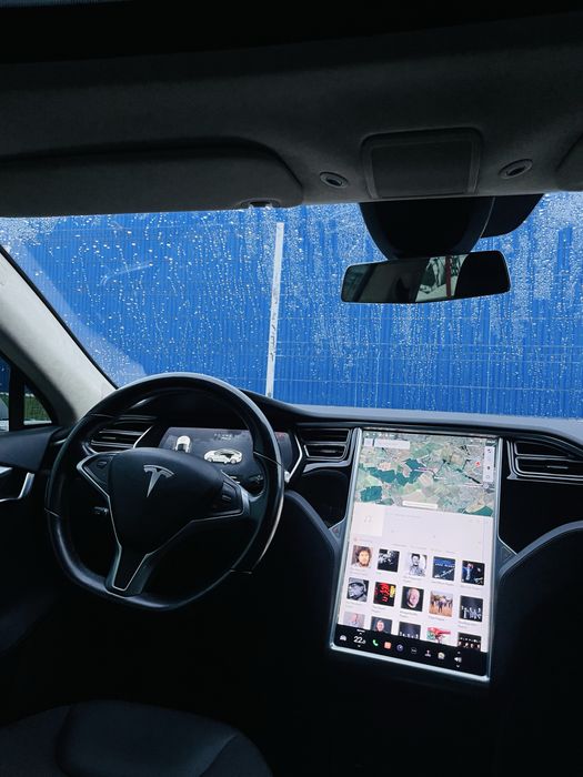 Tesla Model S 2016’ Dual motor