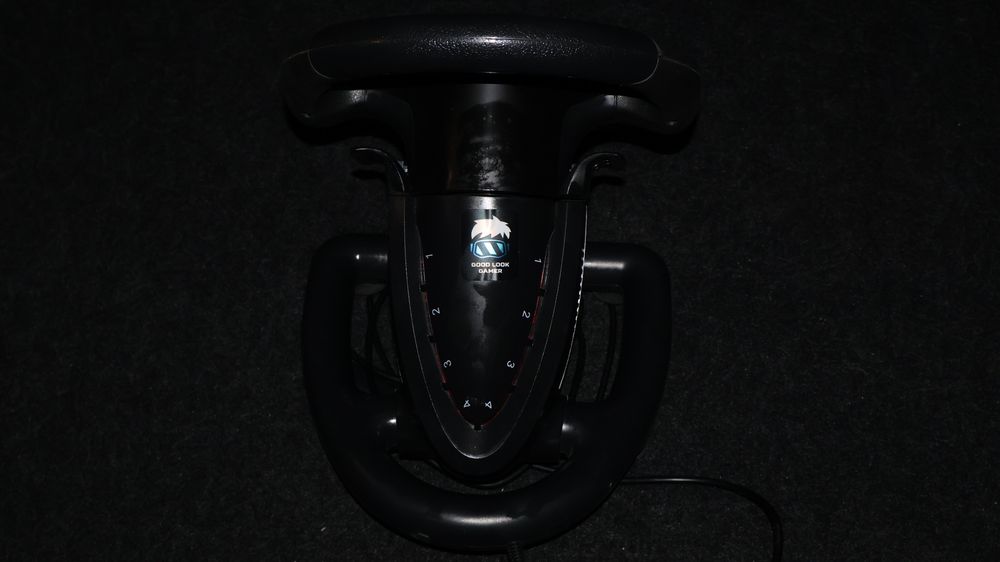 Volante + Pedais SUBSONIC