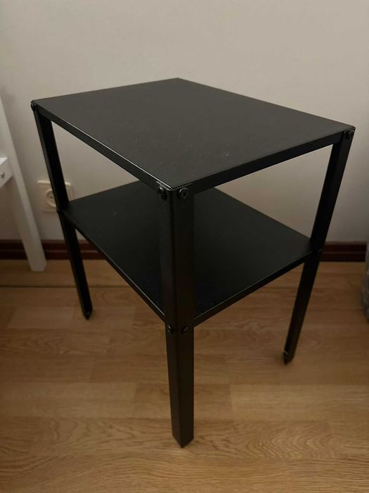 Mesa de Cabeceira Preta IKEA KNARREVIK