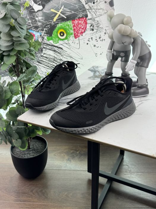 Кросівки Nike Revolution 38.5 розмір Е16487