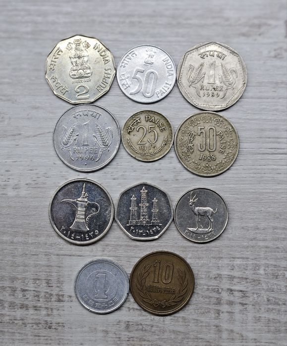 Наборы монет: Китай Джао, Корея, Гонконг, Япония, Индия, Молдова