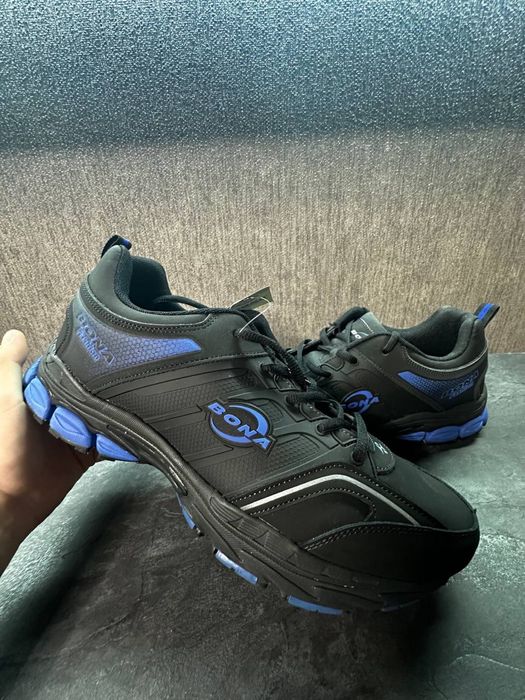 Чоловічі практичні кросівки