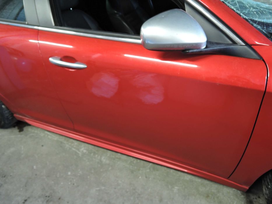 Alfa Romeo Giulietta Drzwi prawe przód   VR 134  kompletne ładne