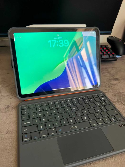 iPad Air 5.ª Geração (M1) + Caneta+ Capa Teclado Removível — Como Novo!
