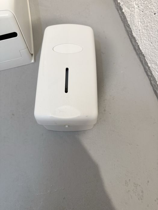 Dispensador toalhetes/ papel higiénico/ sabão mãos