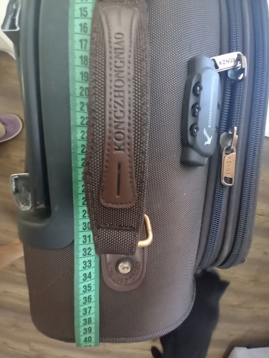 Продам   чемодан