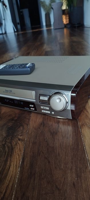 JVC HR-S8500E Super VHS S-VHS Hi-Fi TBC DNR pilot wysoki model