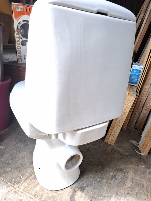 Унитаз с бачком Сеrsanit. Самовывоз.