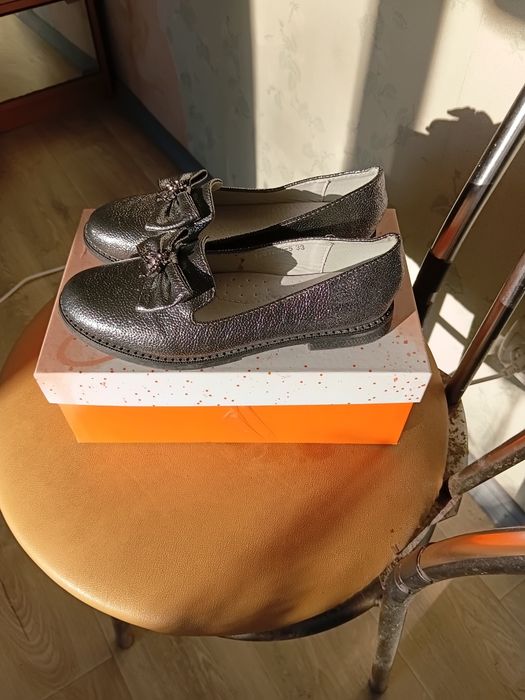 Продам туфельки новые