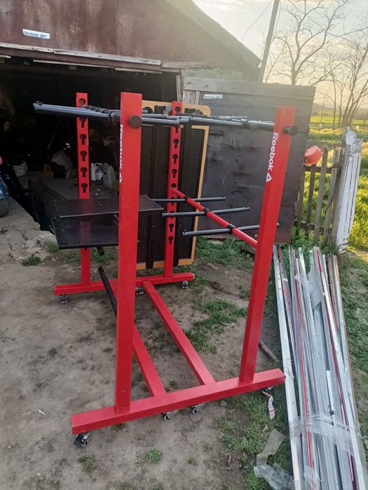 Професійні вішалки для одягу , в магазині