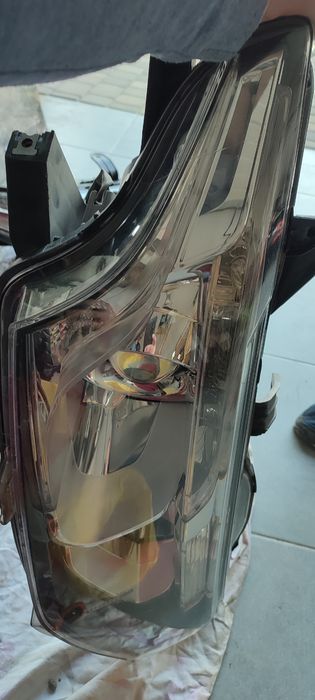 Продам фару праву Mitsubishi Outlender 3.