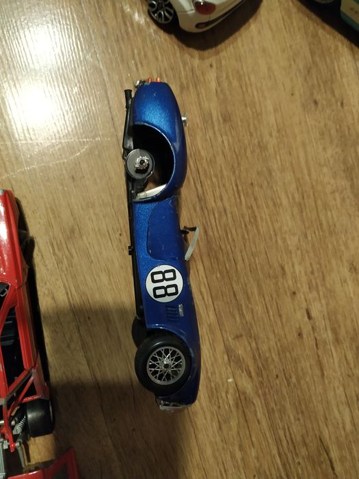 Modele 1/24 Bburago, Welly, Maisto uszkodzone, części Wadowice