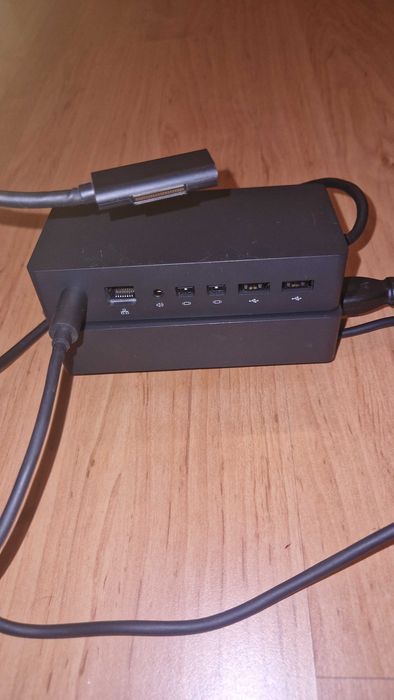 Microsoft Surface Dock 1 (1661) com fonte e cabos