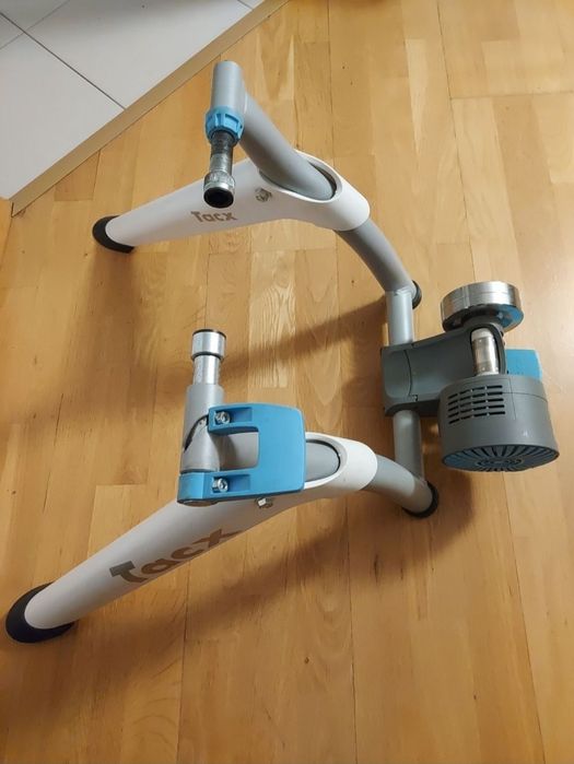 Interaktywny trenażer rowerowy TACX programowane treningi wirtualne