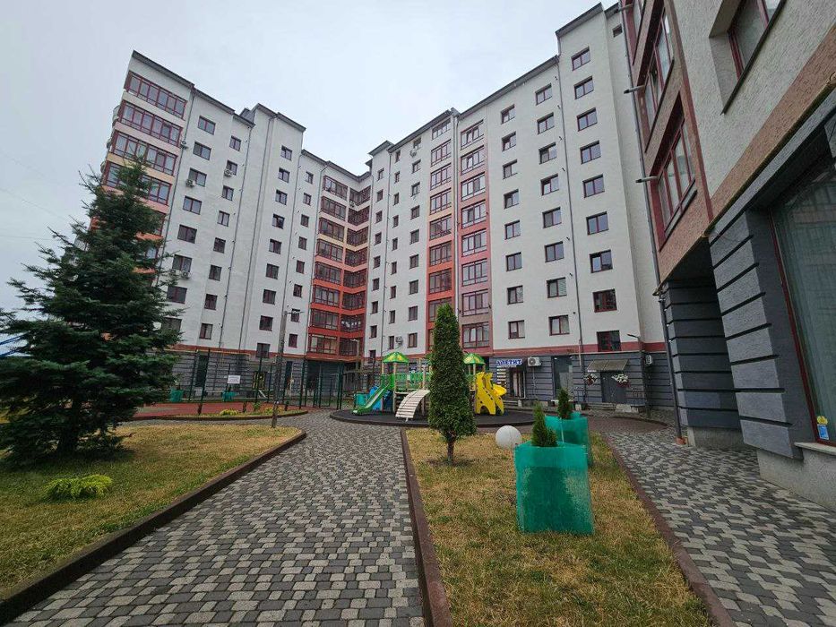 Продається 1-кімнатна квартира площею 42 м² по вулиці Хоткевича.