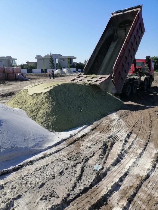 Шутер гравій відсів щебінь пісок глина вапняк вскриші земля бой