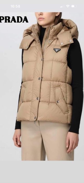 Пуховая жилетка Prada