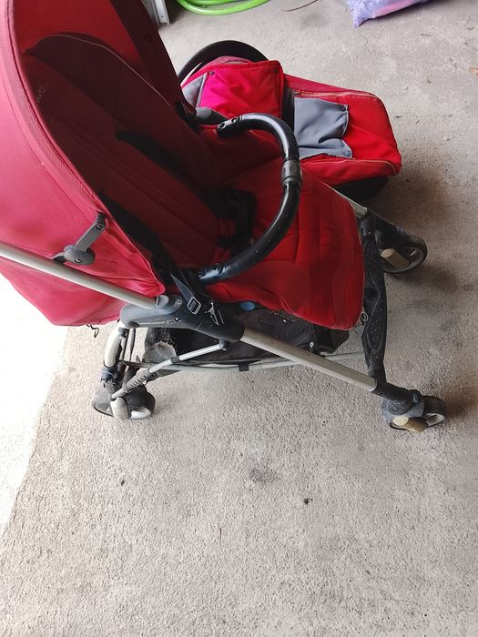 Carrinho de bebe mais cadeira de bebe
