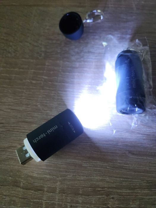 Продам новий ліхтарик