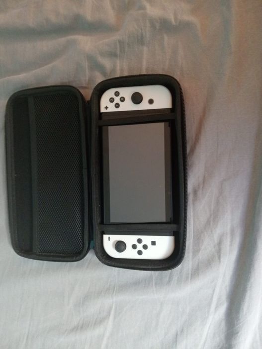 Vendo Nintendo switch com varios jogos