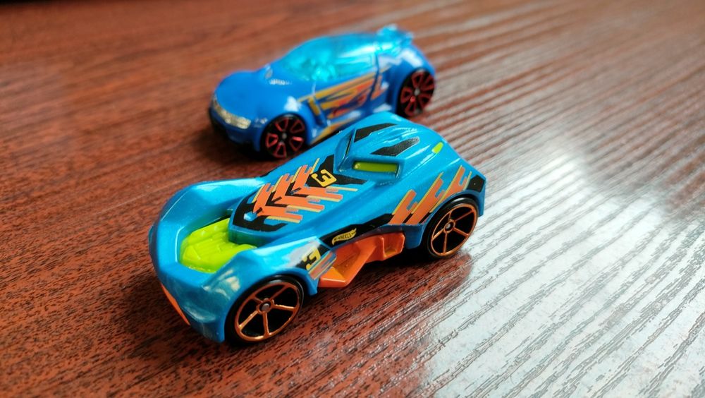 Samochodziki i resoraki hot wheels batmobil