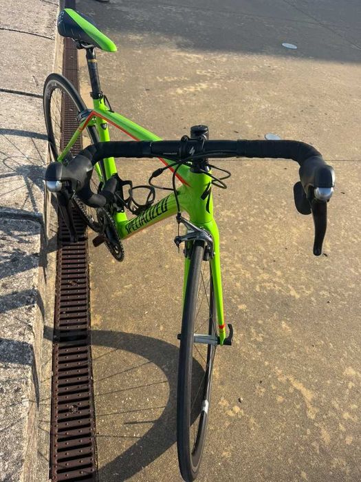 Specialized Tarmac Sport Carbon 52 (S 163–170 cm) – DT Swiss PR1600 – Shimano 105
