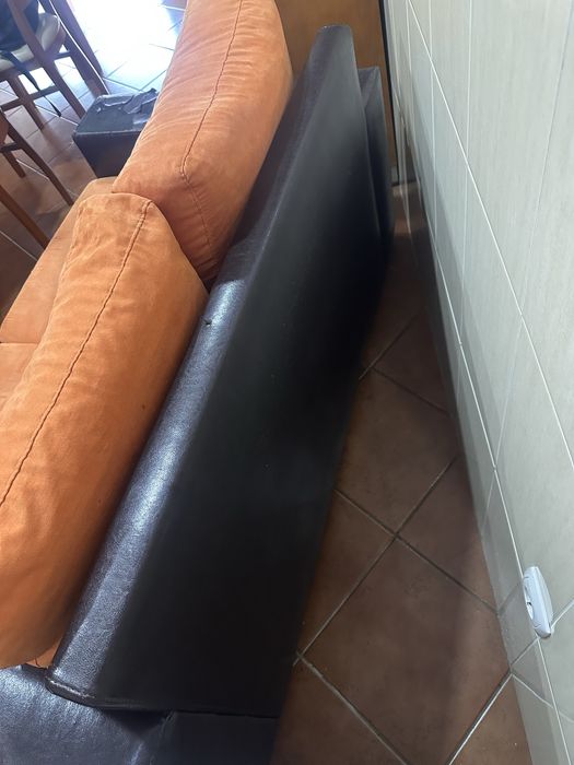 Sofá de 2 lugares para restauro