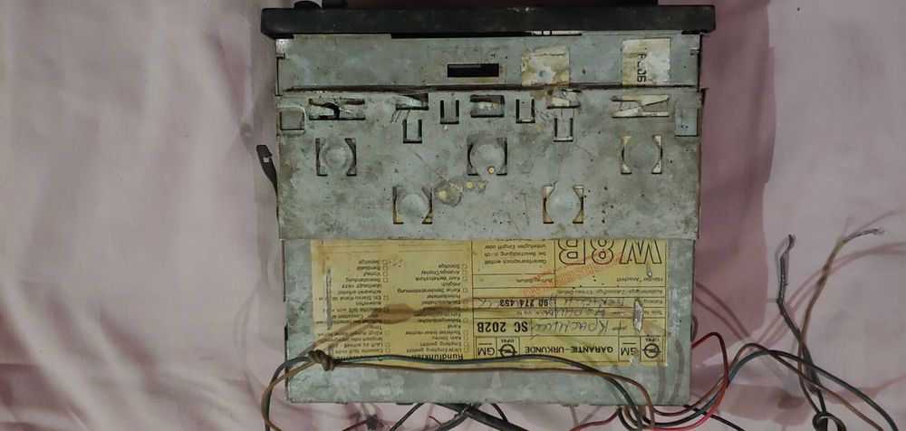 Автомагнитола Opel SC 202B 90 274 453 под ремонт или на запчасти