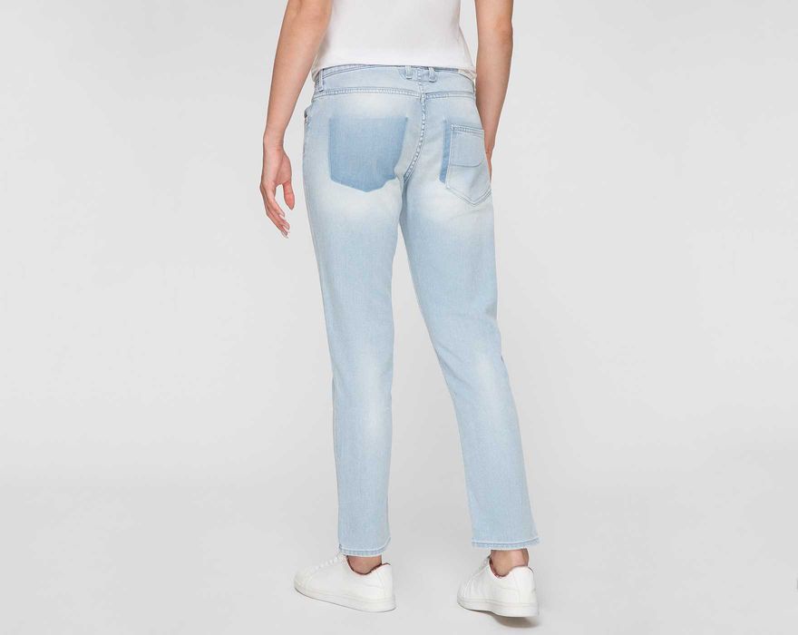 Жіночі джинси Jacob Cohen з цікавим фабричним ефектом Distressed