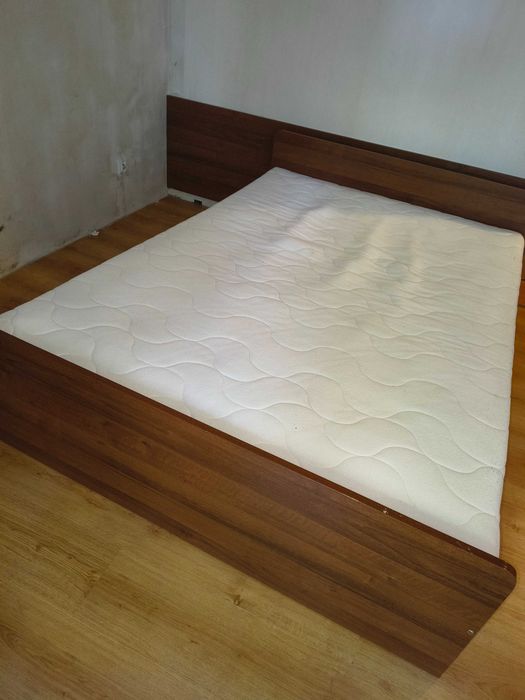 Oddam za darmo łóżko 140x200 z materacm