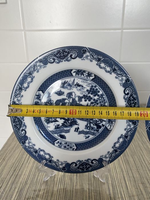 Prato e tigela de porcelana