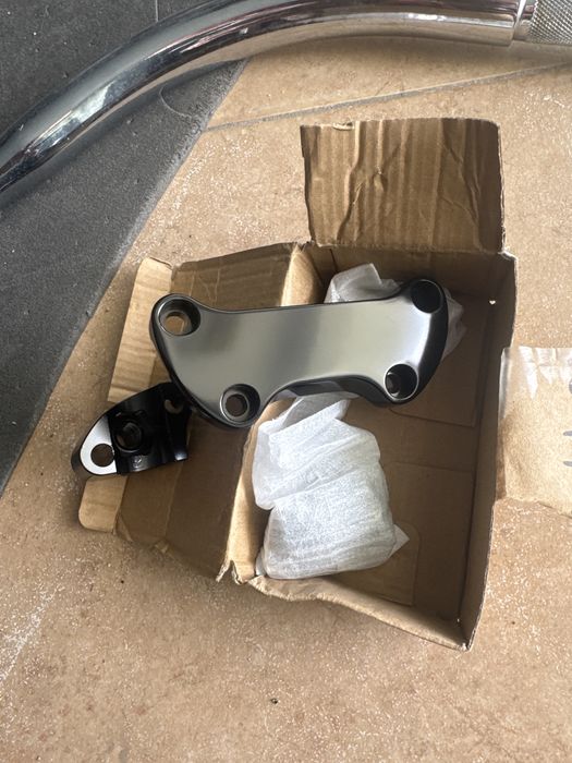 Material harley davidson ponteiras de escape Vance&Hines, viseira, etc…