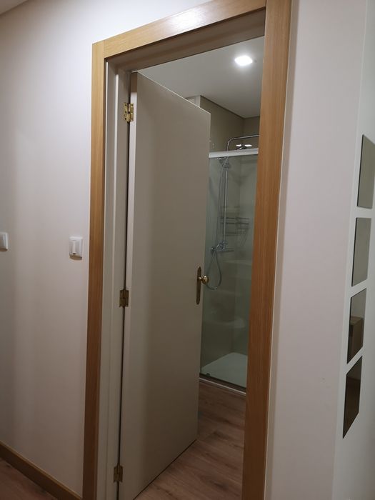 Alugo quarto  suite, individual Barcelos