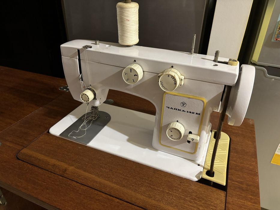 Швейна машинка Чайка-142М