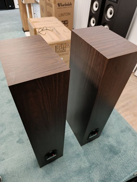 Colunas Focal chora 816 dark walnut