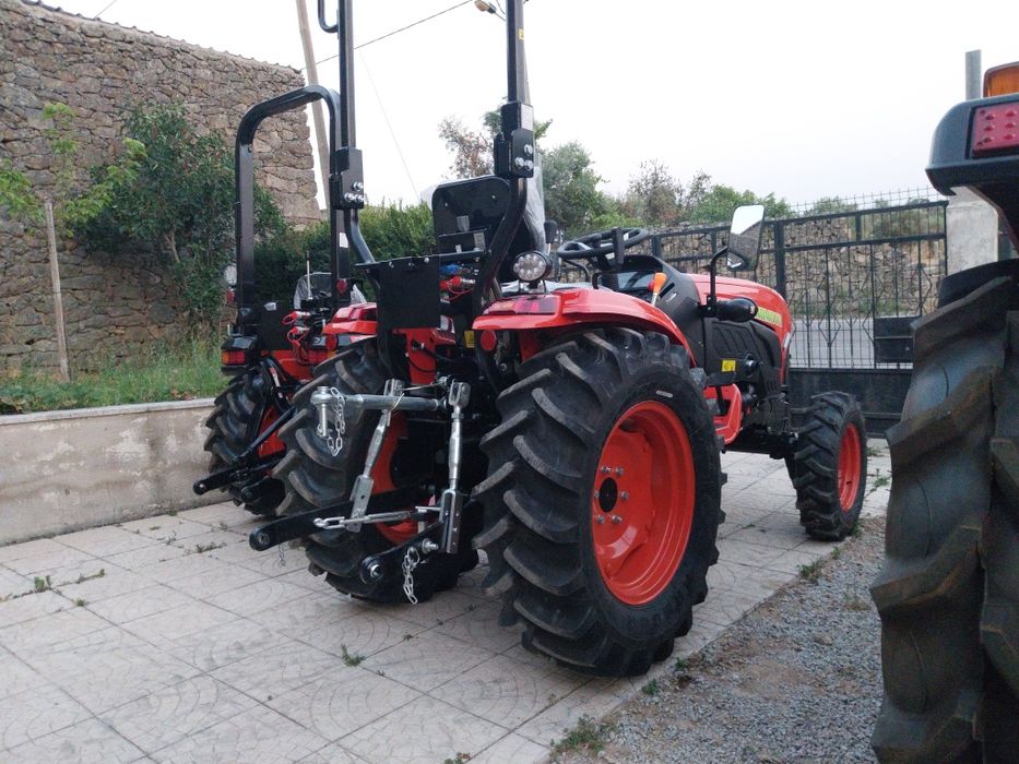Tratores Hinomoto  Equivalente 35CV
