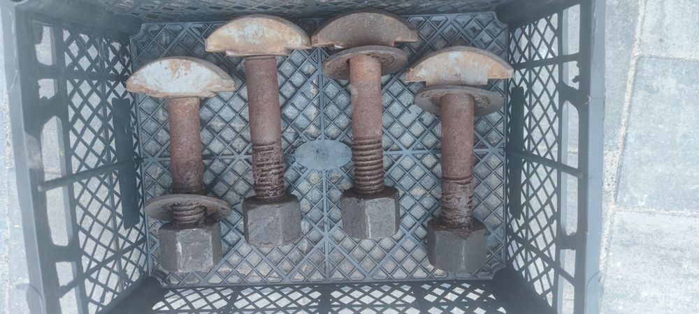 Продам твистлоки,фитинги для крепления контейнеров.