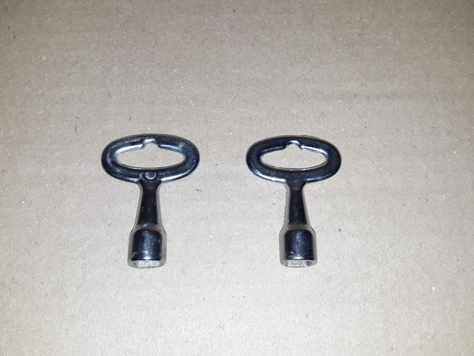 2 x KLUCZ SKRZYNKI ENERGETYCZNEJ itp.  kwadratowy 4-kątny