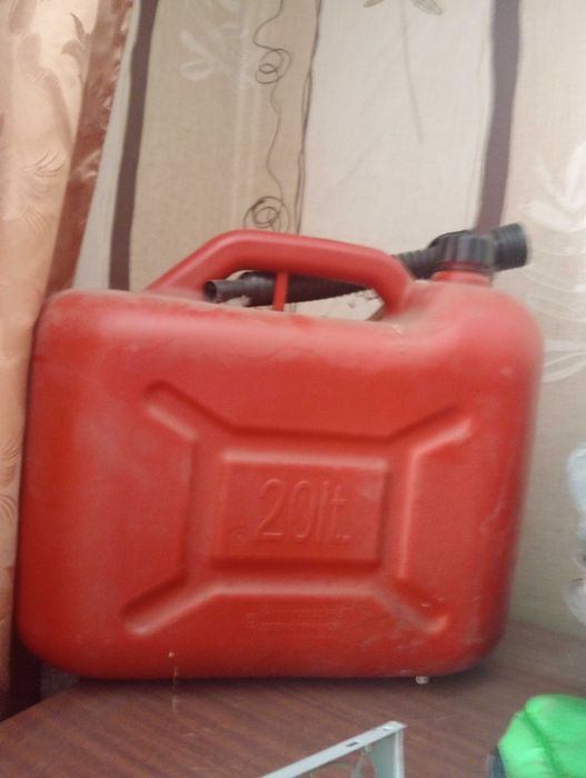Канистра для бензина