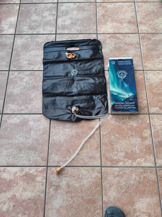 Prysznic turystyny pod namiot, kemping